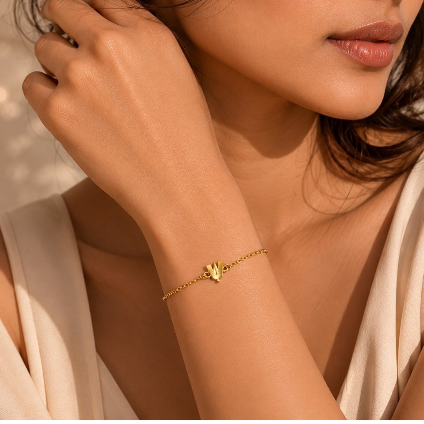 Women Prosperous Vishnu Ji Tilak Grace Bracelet in 20k Gold Plating