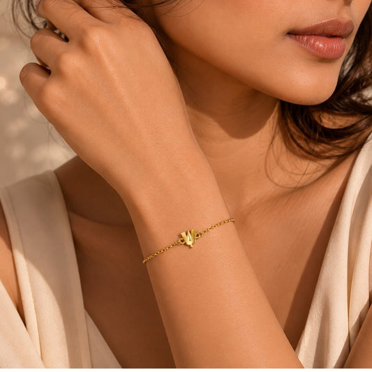 Women Prosperous Vishnu Ji Tilak Grace Bracelet in 20k Gold Plating